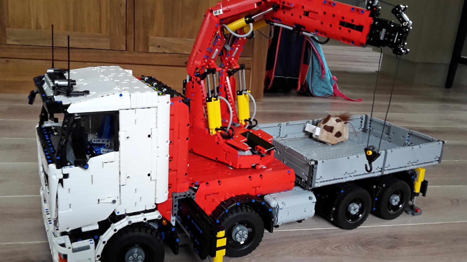LEGO MOC Crane Truck by Lucioswitch81 Rebrickable Build with LEGO