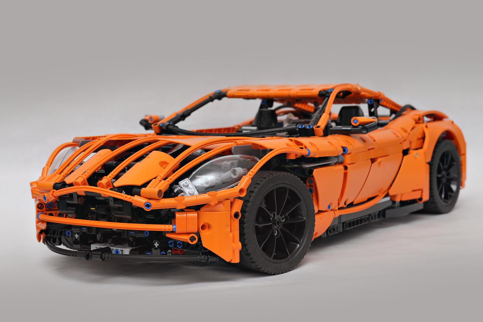 Lego aston martin