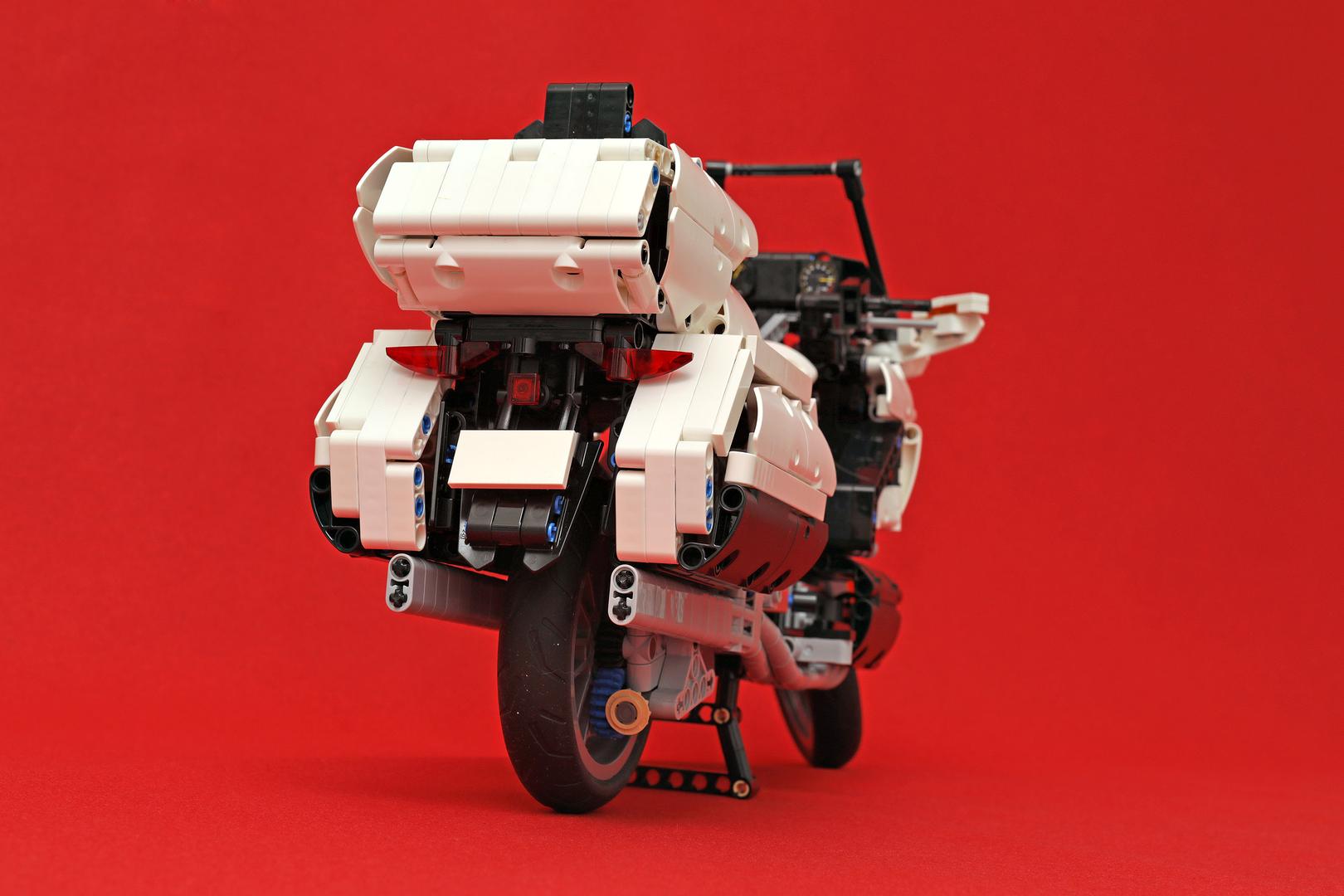 moc - 2018 honda gold wing gl1800 (1:7) white