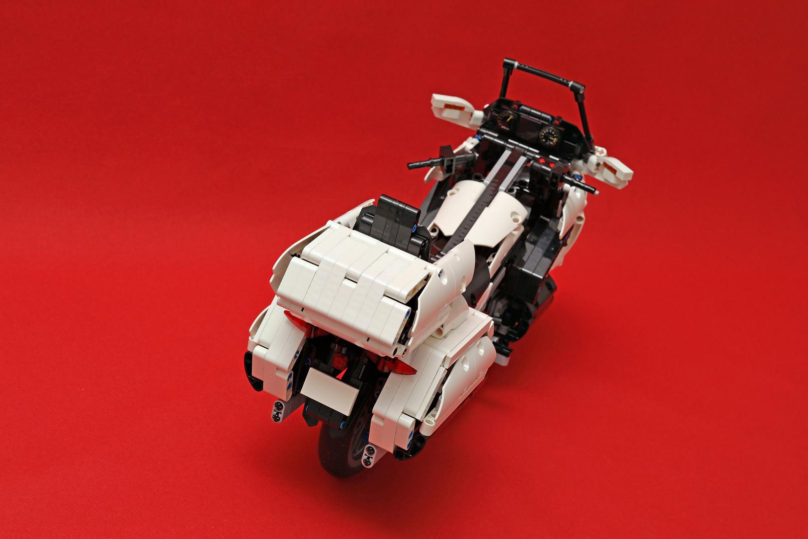 moc - 2018 honda gold wing gl1800 (1:7) white