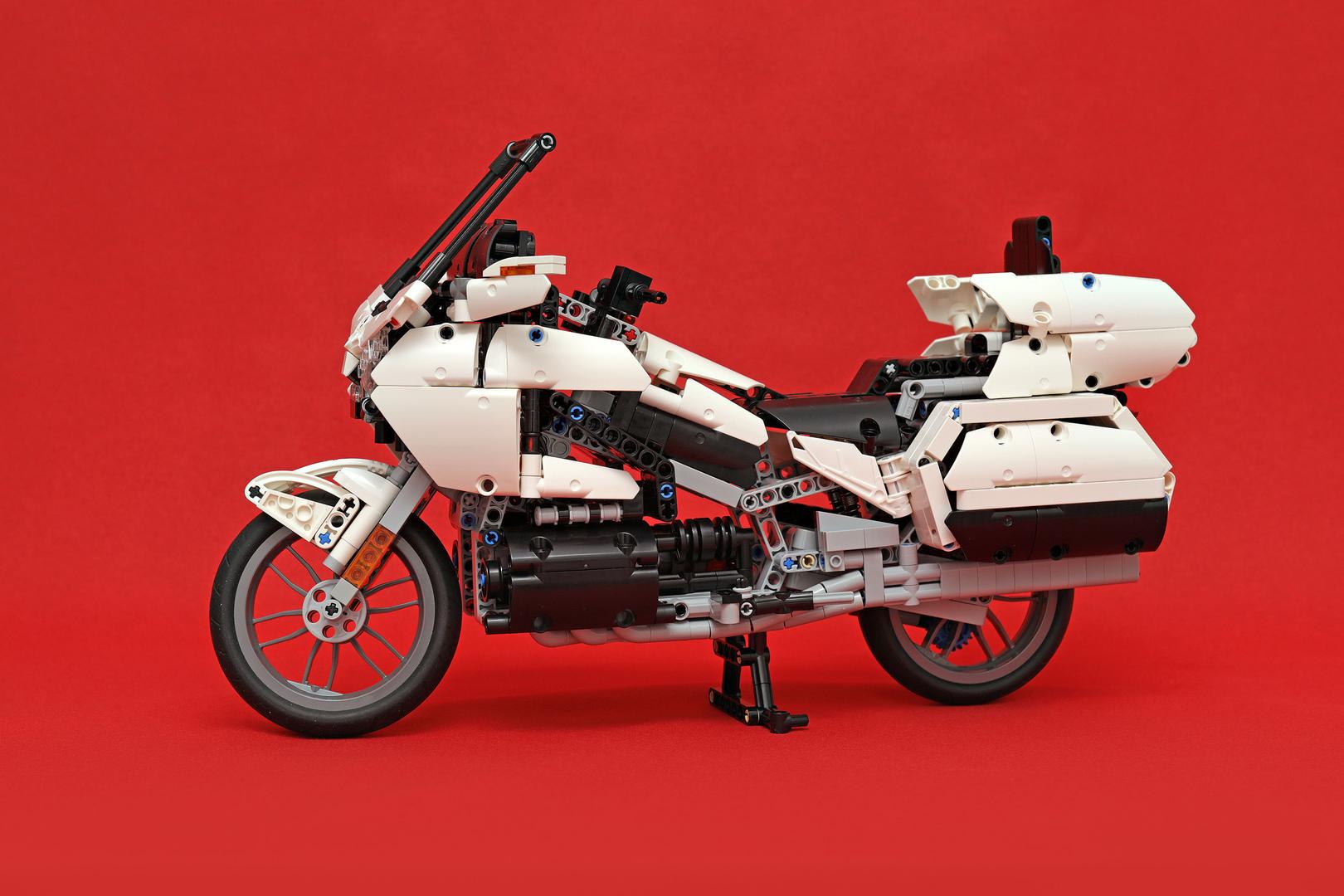 moc - 2018 honda gold wing gl1800 (1:7) white