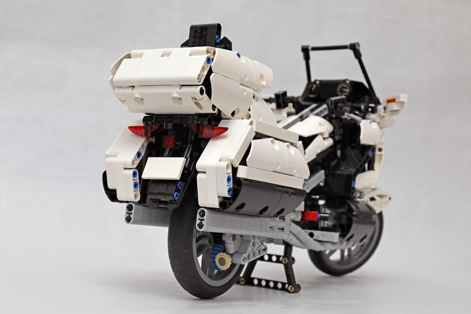moc - 2018 honda gold wing gl1800 (1:7) white