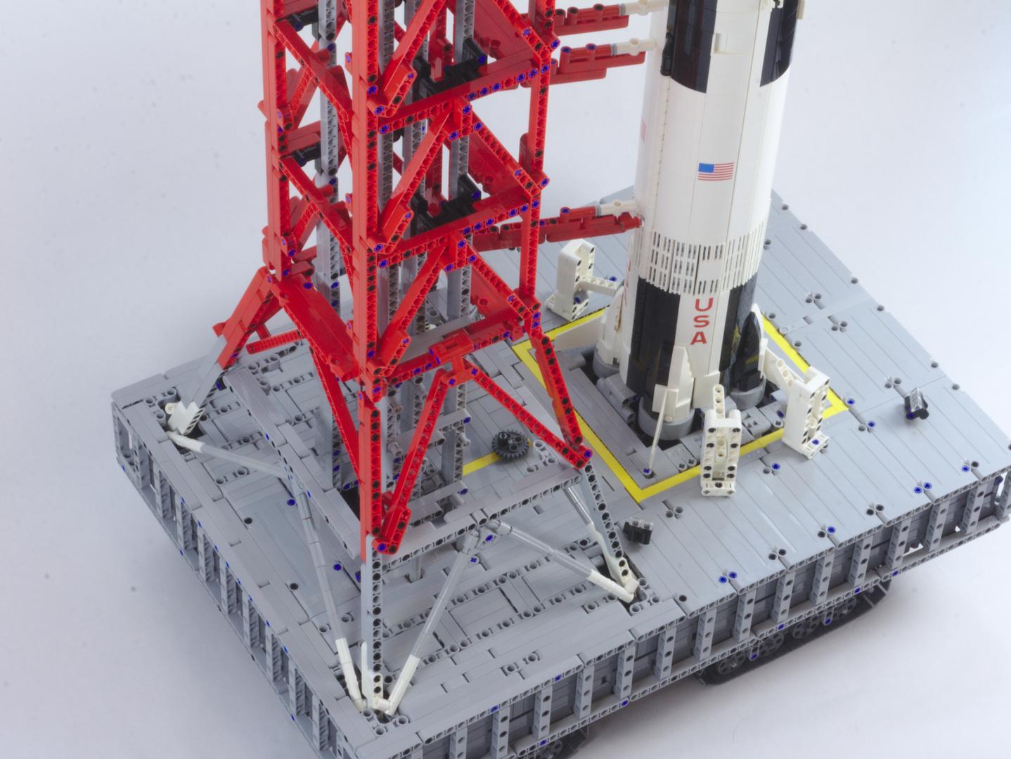 LEGO MOC Launch Tower Mk I for Saturn V (21309/92176) with Crawler by