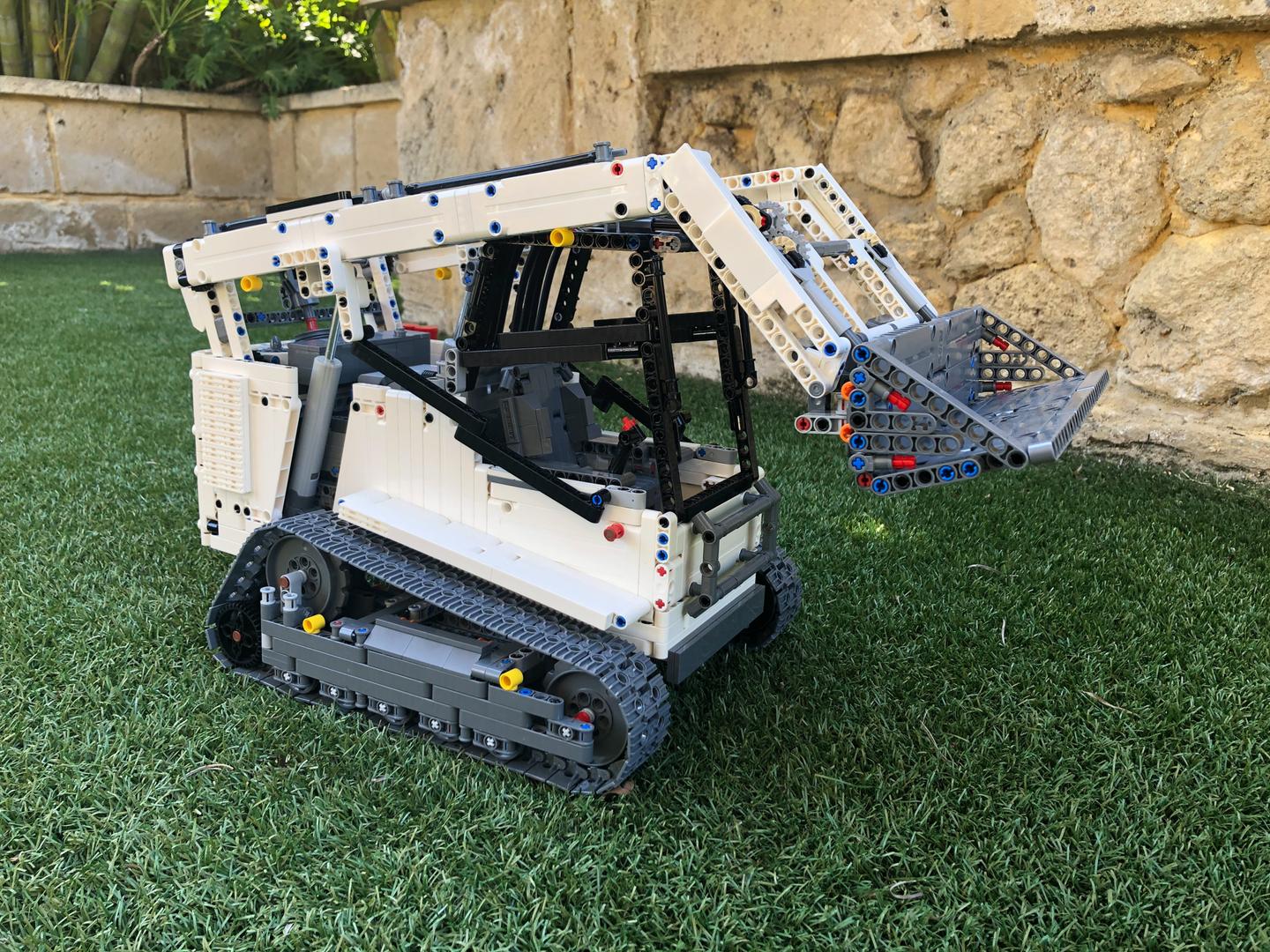 LEGO MOC 42100 Skid Steer Loader by M_longer Rebrickable Build with