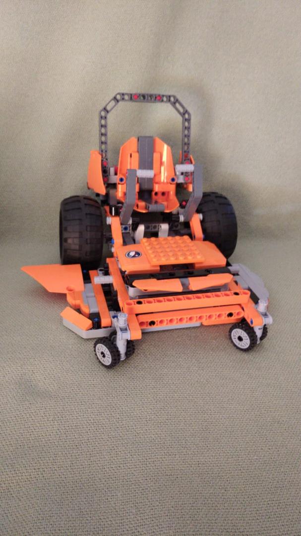 LEGO MOC ZeroTurn Mower by Hedgie Rebrickable Build with LEGO