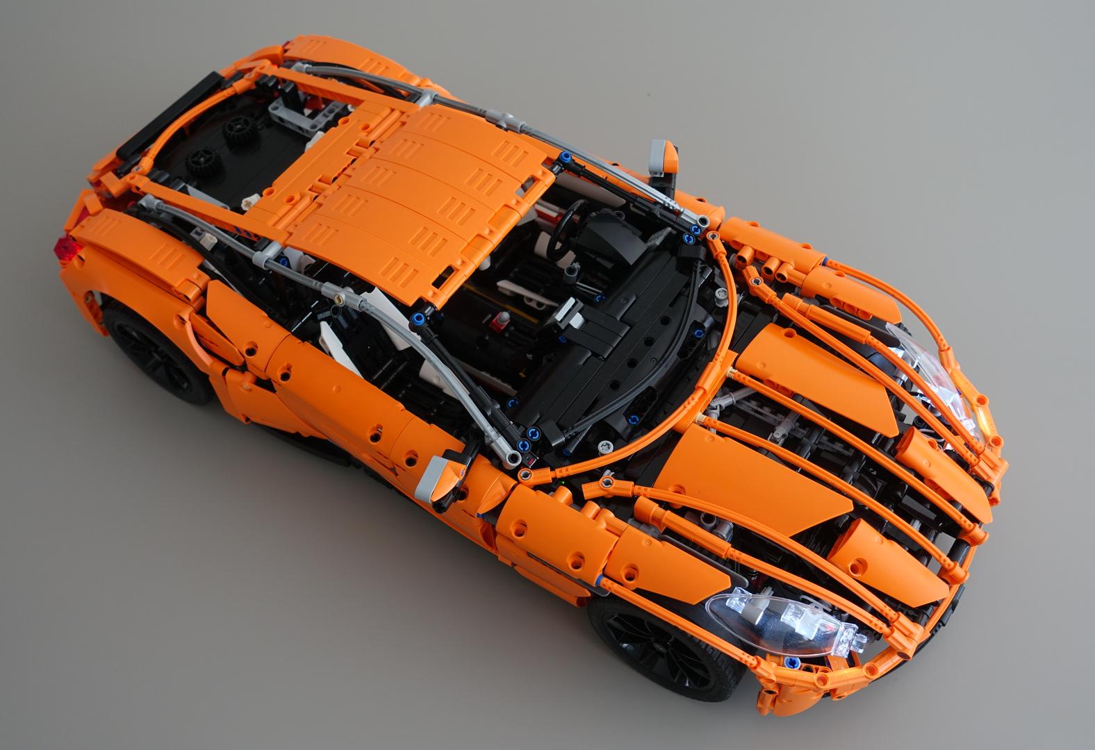 Lego aston martin