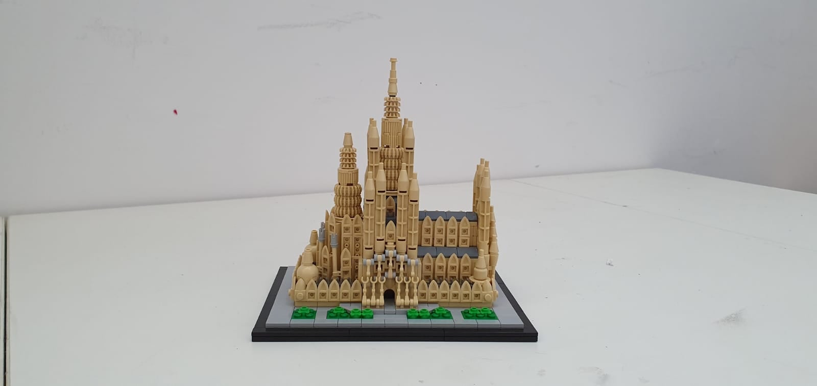 lego architecture sagrada familia