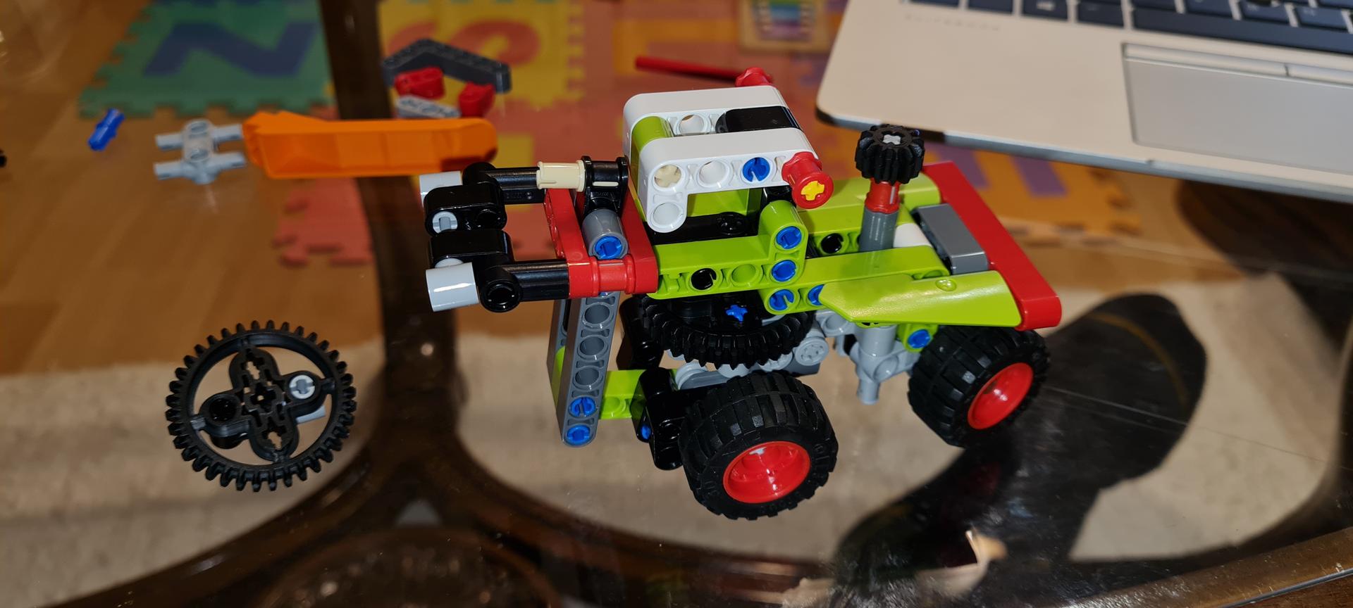 lego moc 42102 - forklift by xenius | rebrickable - build with