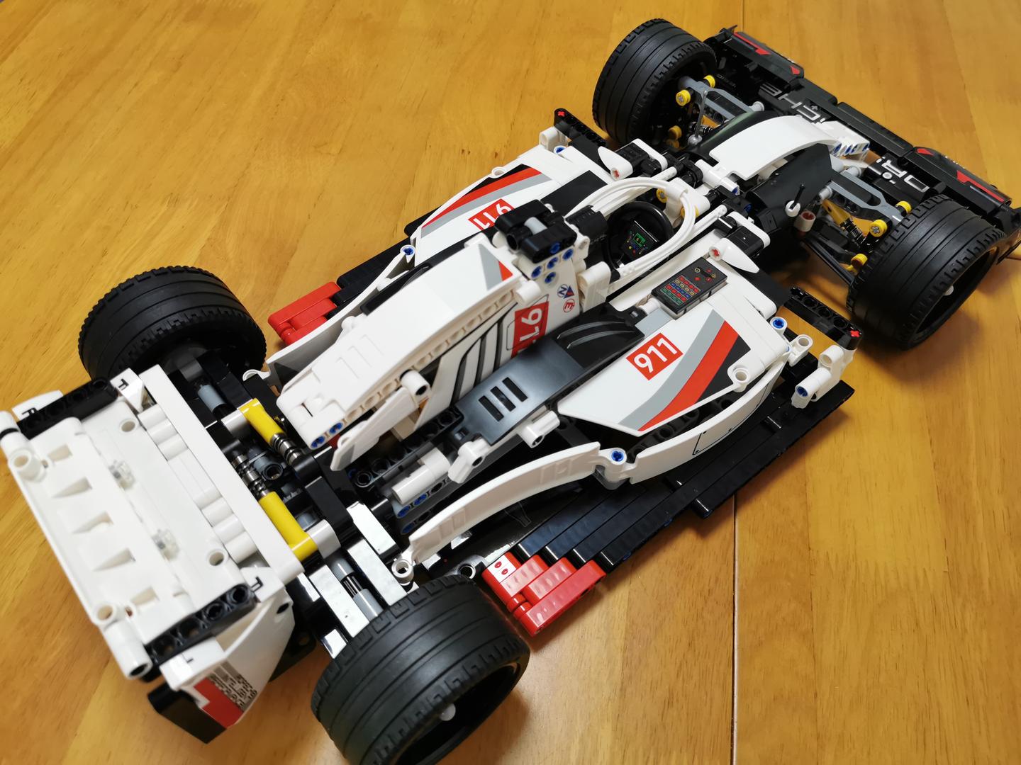 LEGO MOC 42096 alternate F1 Car by ForelockMocs