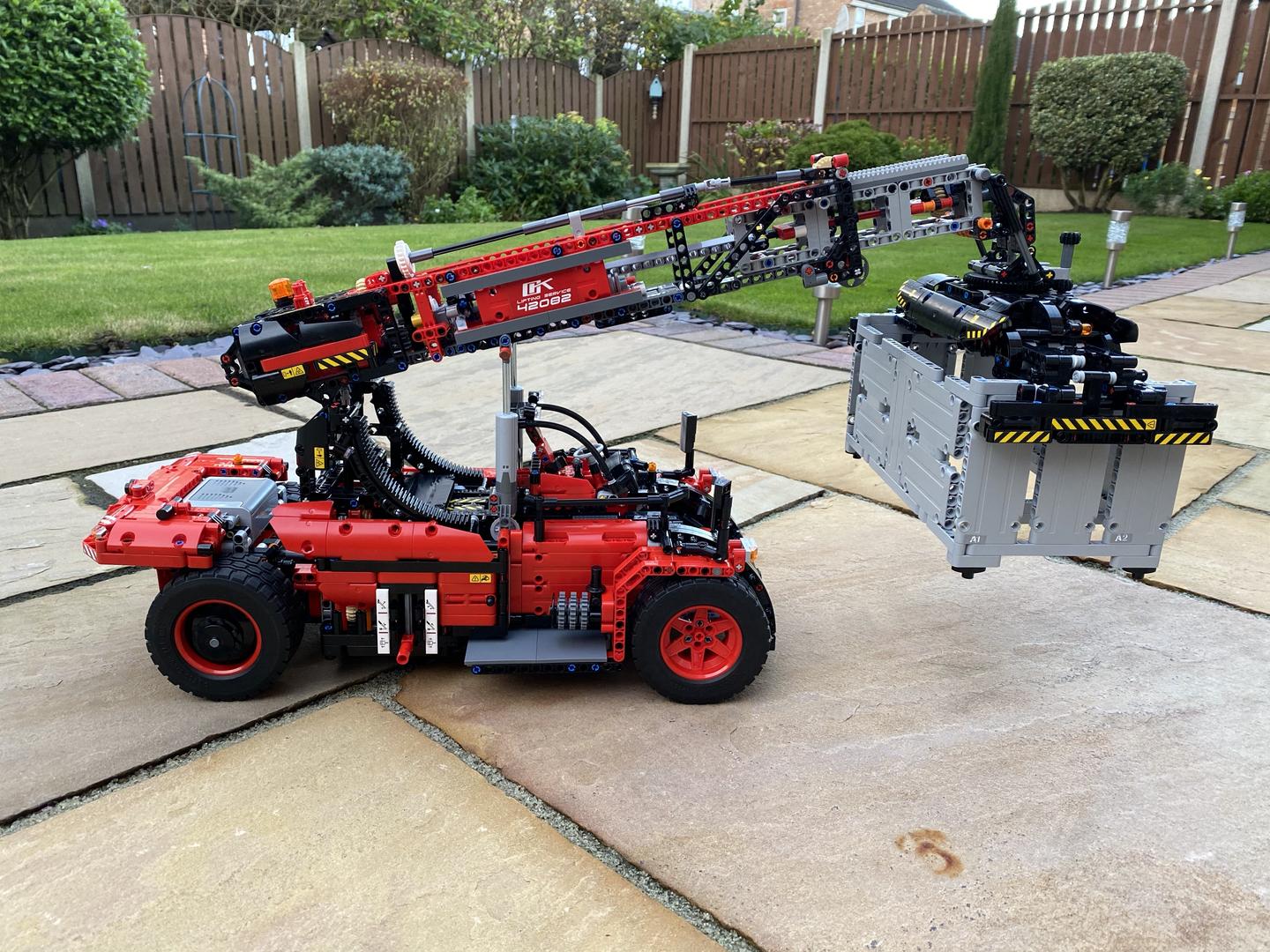 42082 c model - reach stacker