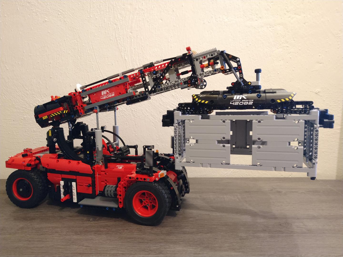 42082 c model - reach stacker