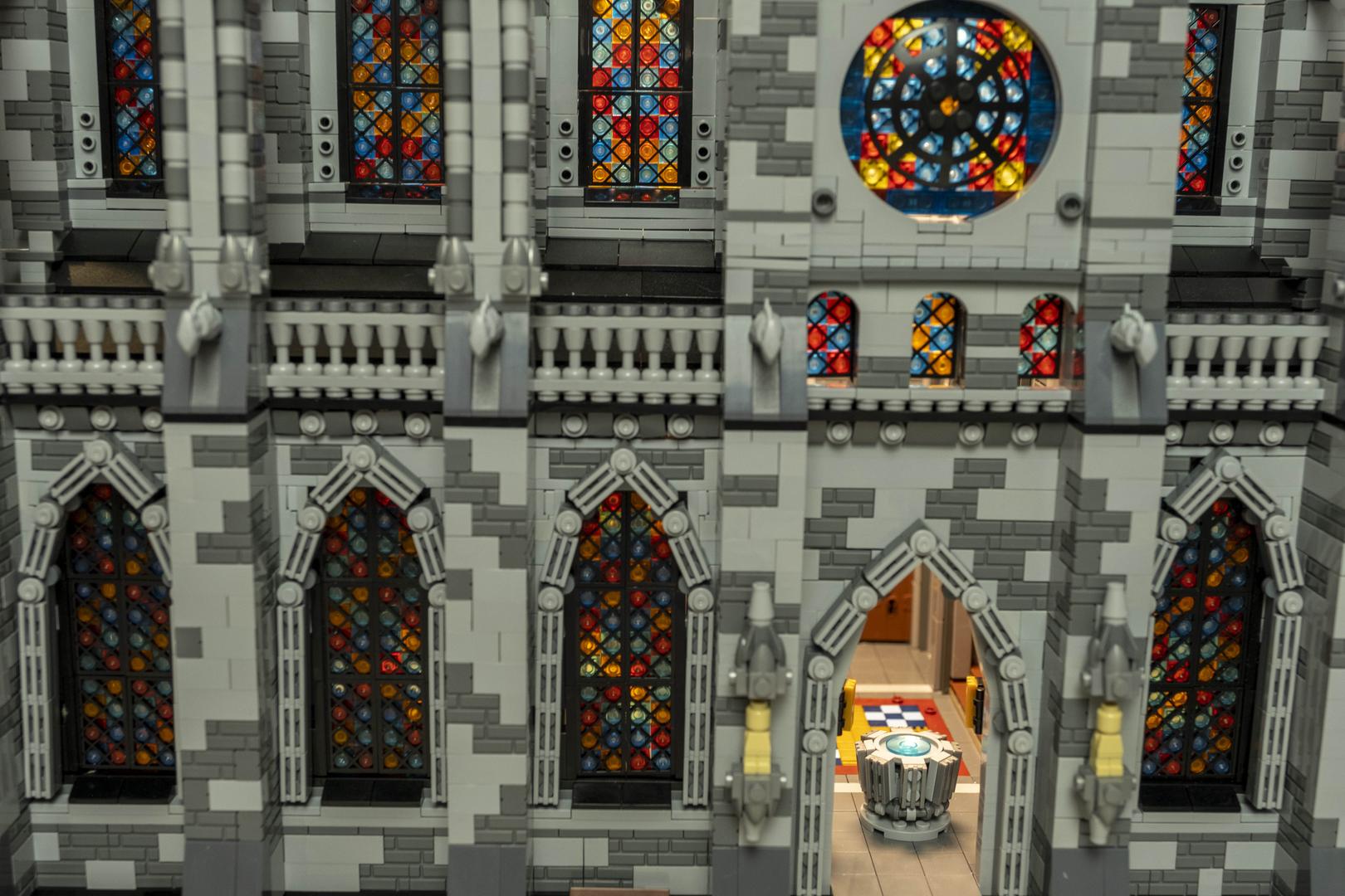 LEGO MOC Modular Cathedral by Das_Felixle | Rebrickable - Build with LEGO